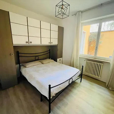 Apartment Appartmentslapiazzetta -1-2-6 Sesto Calende